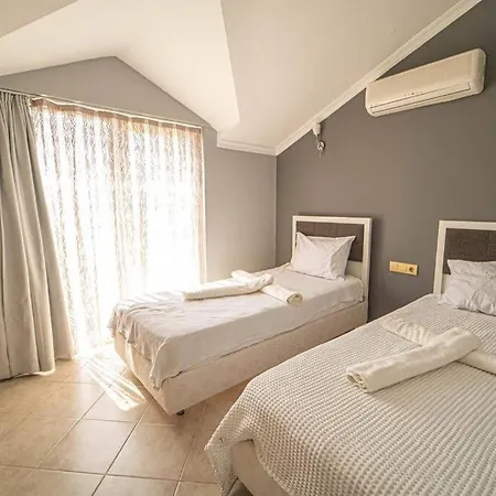 Lovely House With Shared Pool Near Oludeniz, Fethiye *
