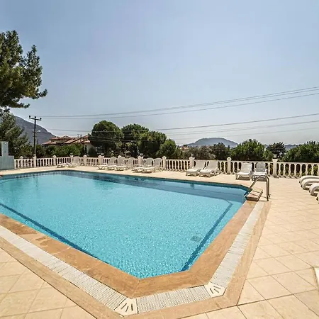 Lovely House With Shared Pool Near Oludeniz, Fethiye 아파트